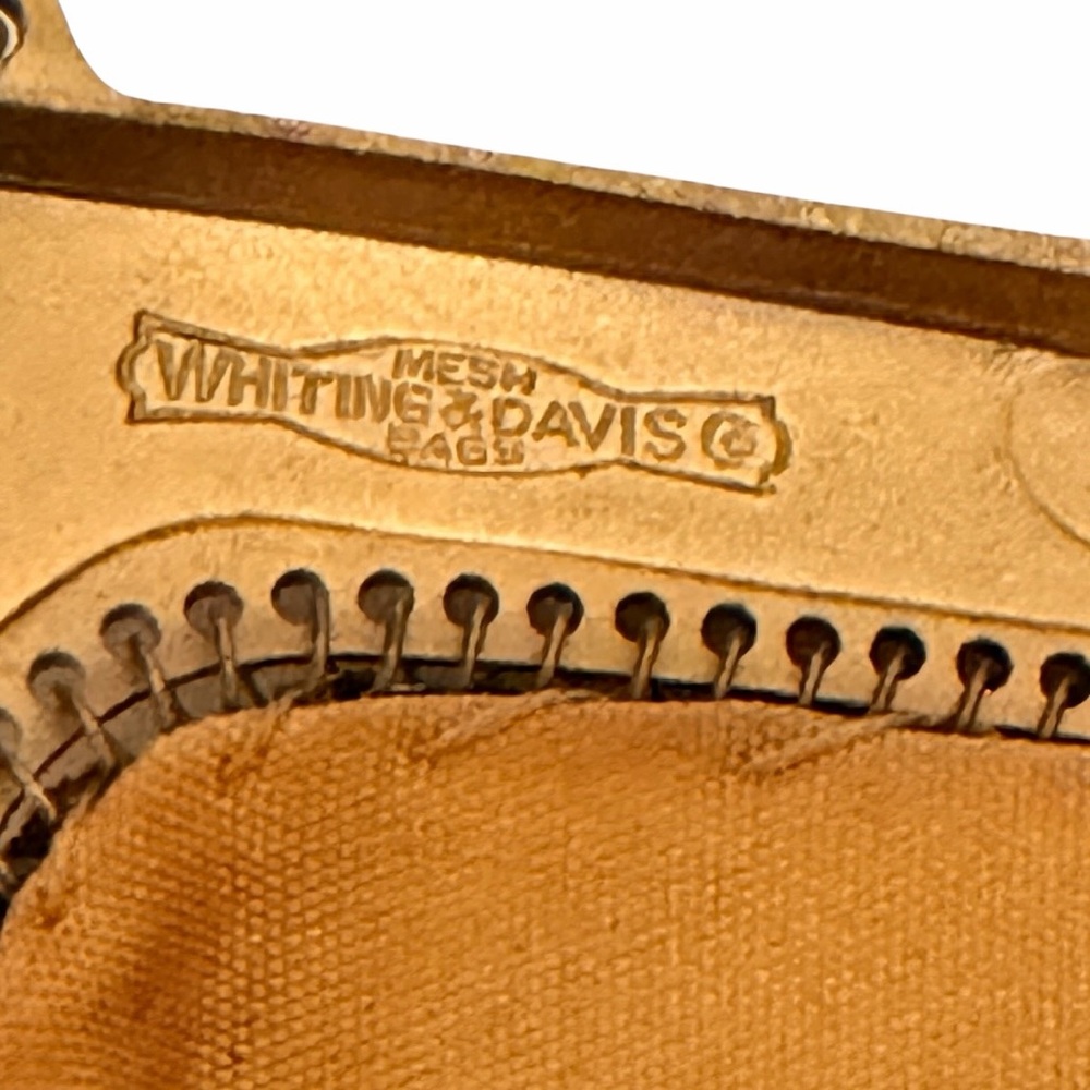 Vintage Whiting & Davis Bag Womens Mini Gold Mesh Chain Kiss Lock Made USA - Picture 2 of 10